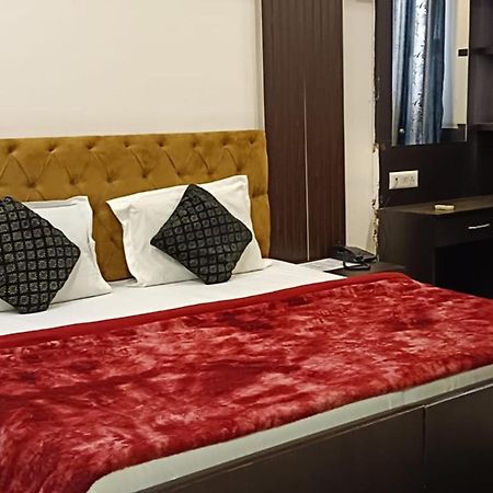 Hotel Shree Kanta Gurgaon Esterno foto
