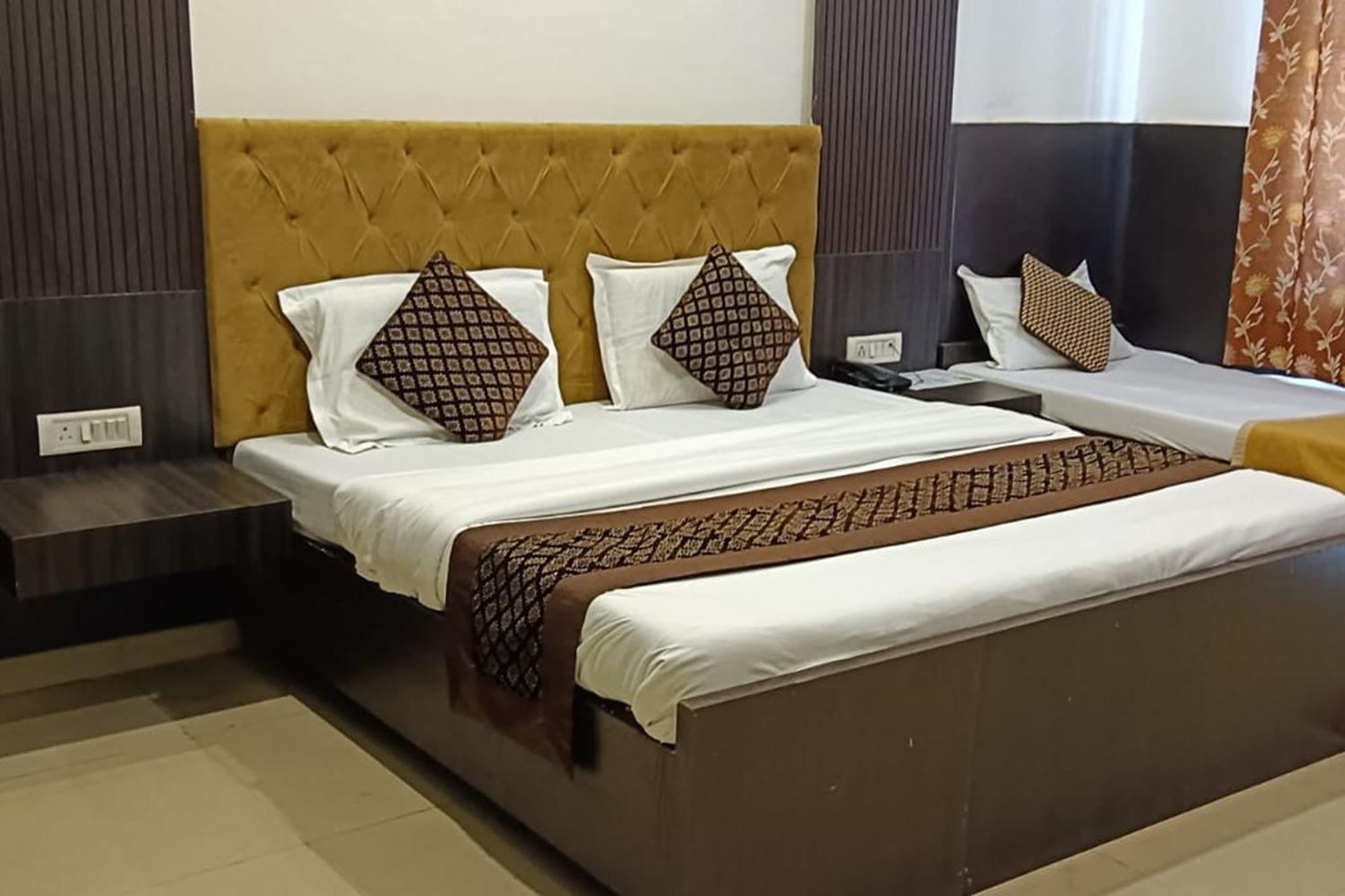Hotel Shree Kanta Gurgaon Esterno foto