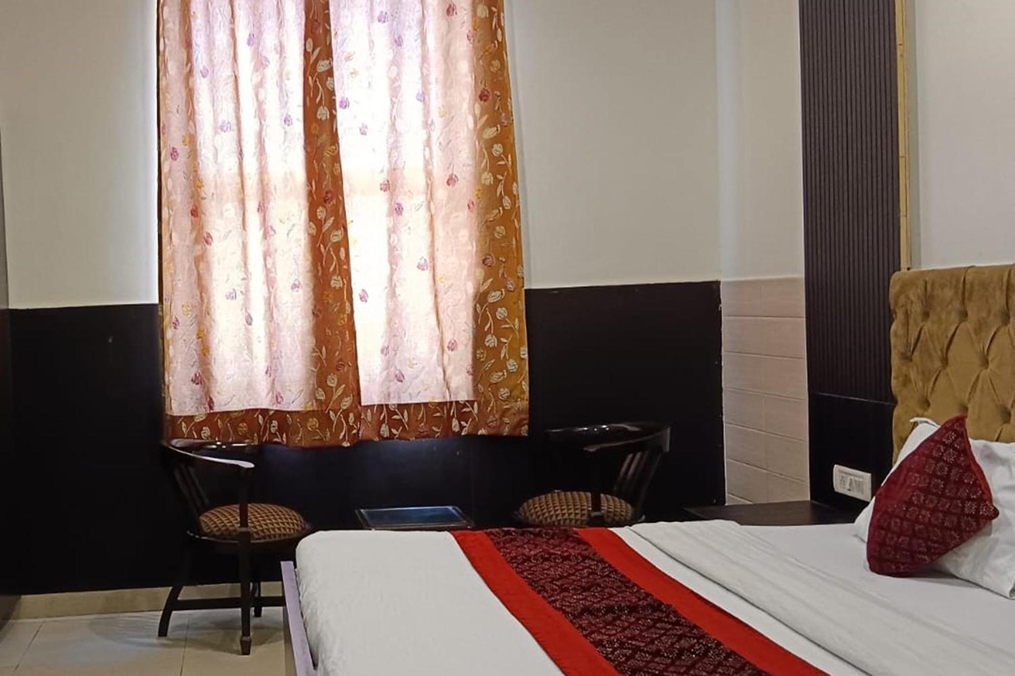 Hotel Shree Kanta Gurgaon Esterno foto