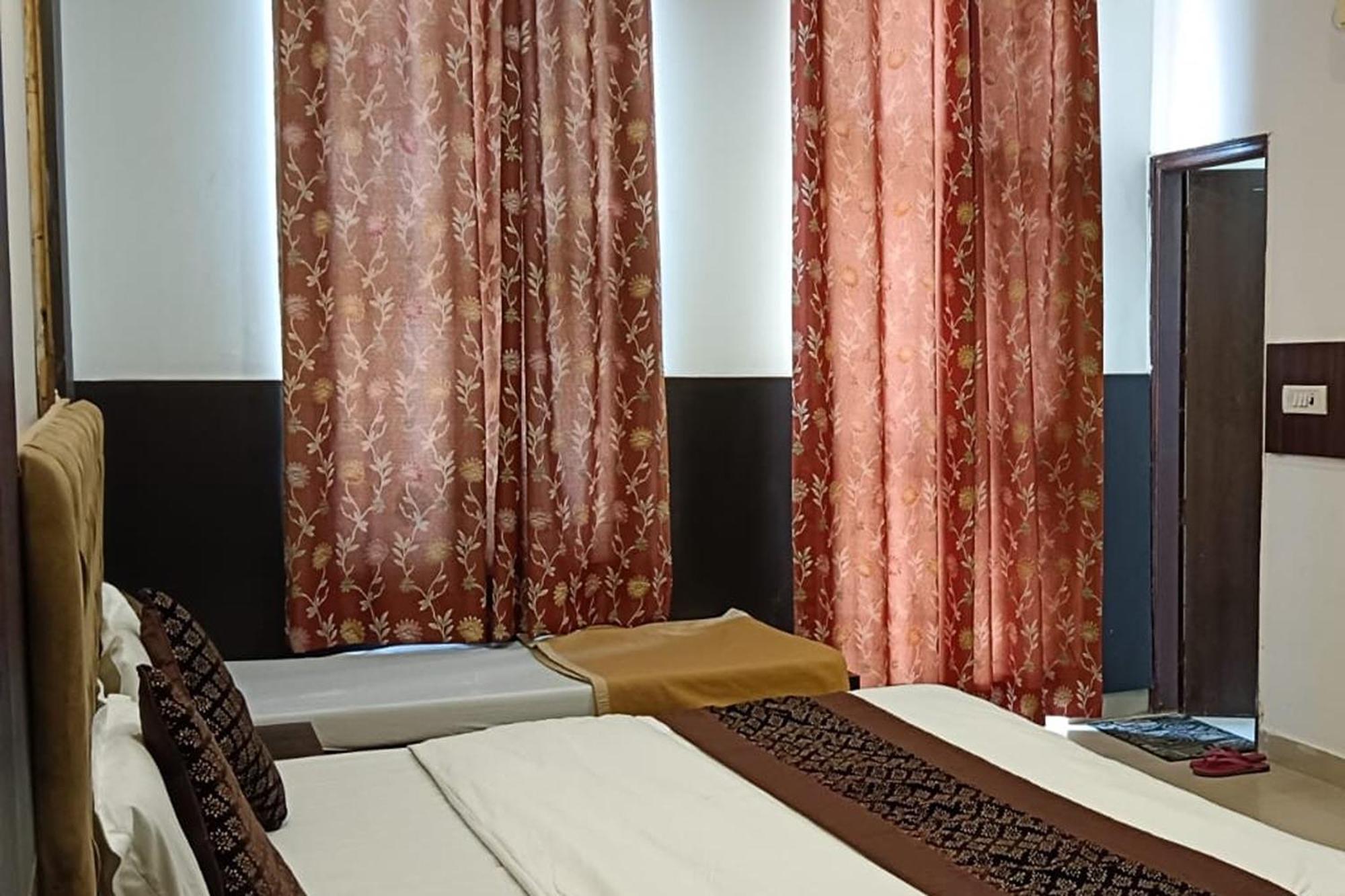 Hotel Shree Kanta Gurgaon Esterno foto
