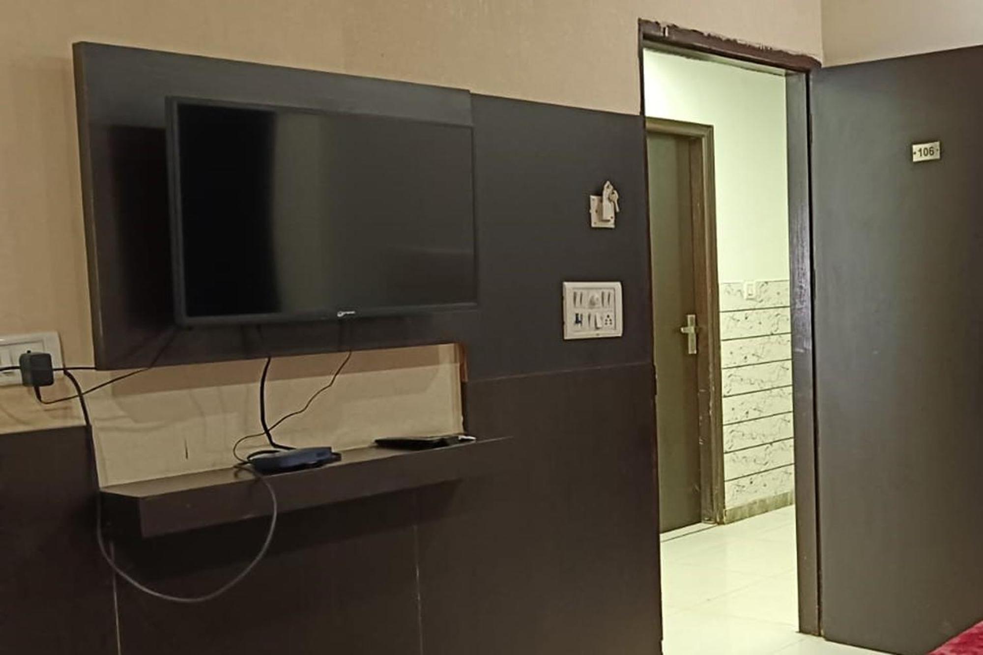 Hotel Shree Kanta Gurgaon Esterno foto
