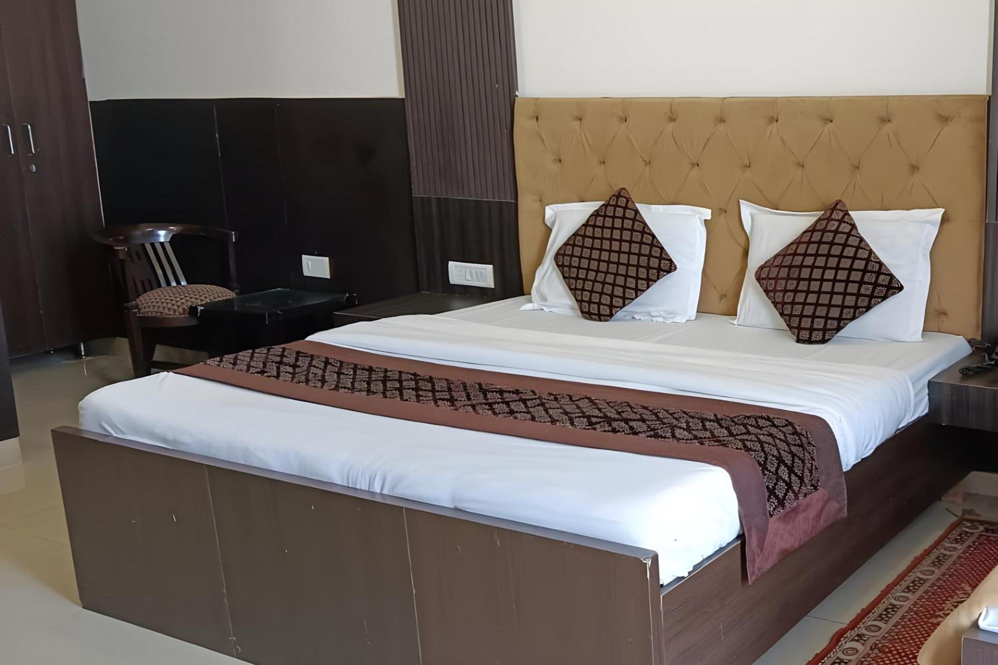 Hotel Shree Kanta Gurgaon Esterno foto