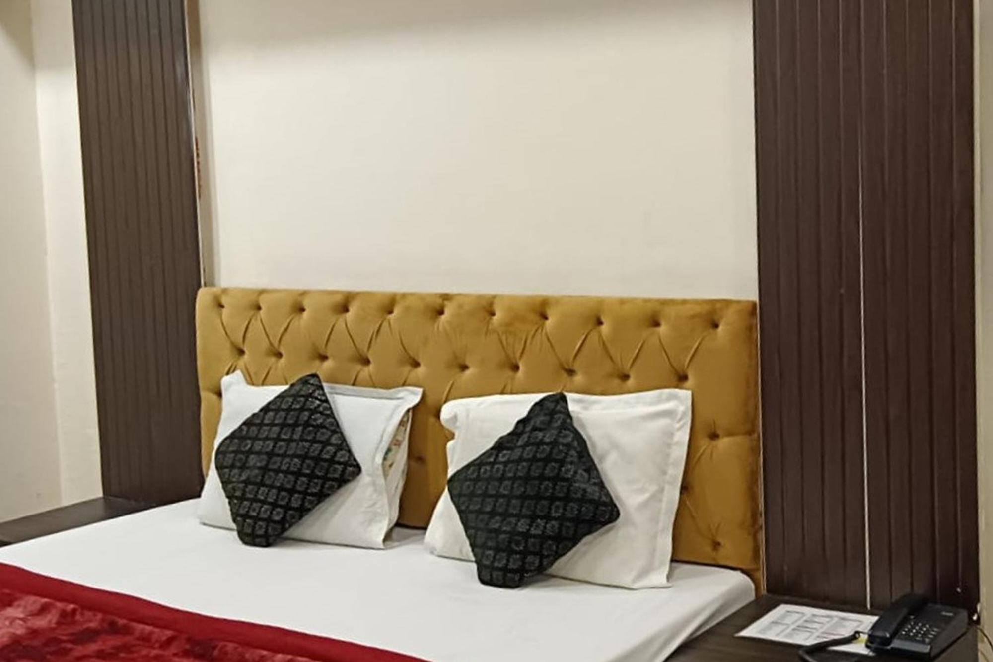 Hotel Shree Kanta Gurgaon Esterno foto