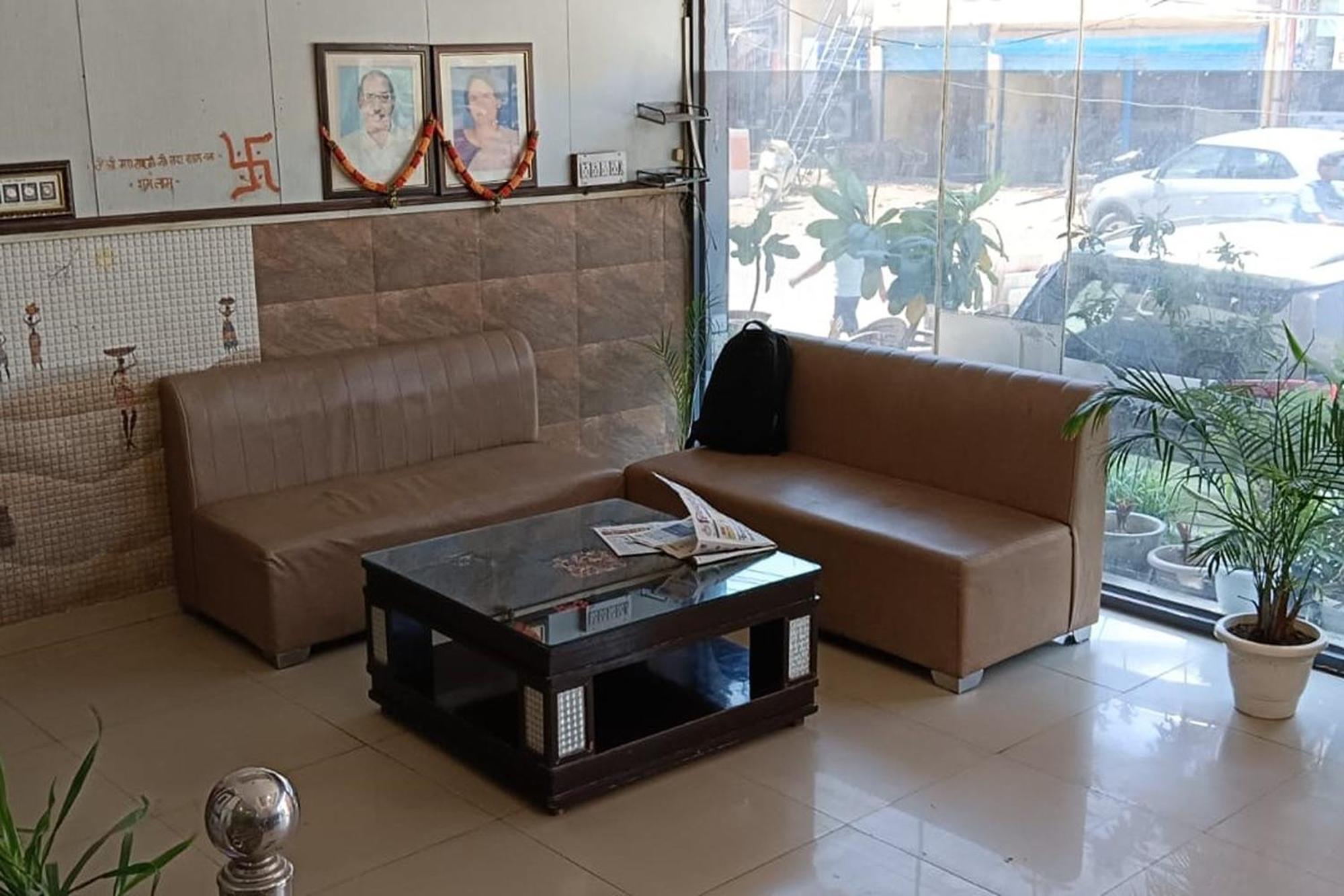 Hotel Shree Kanta Gurgaon Esterno foto