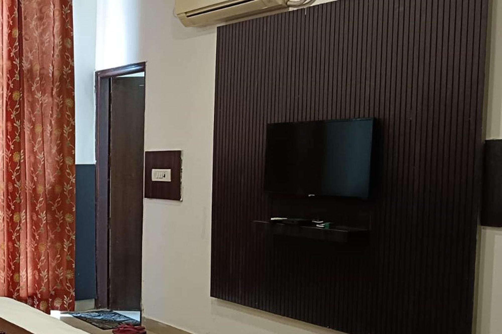Hotel Shree Kanta Gurgaon Esterno foto
