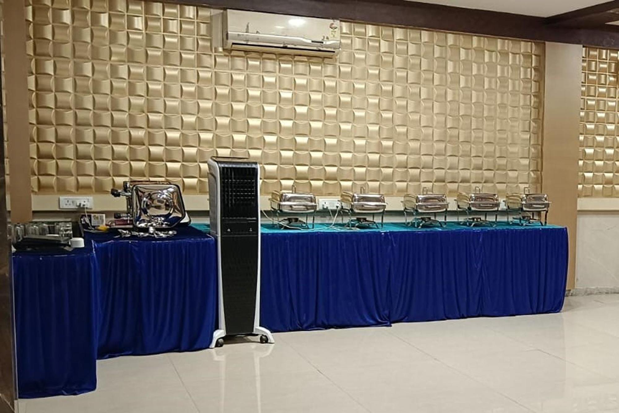 Hotel Shree Kanta Gurgaon Esterno foto
